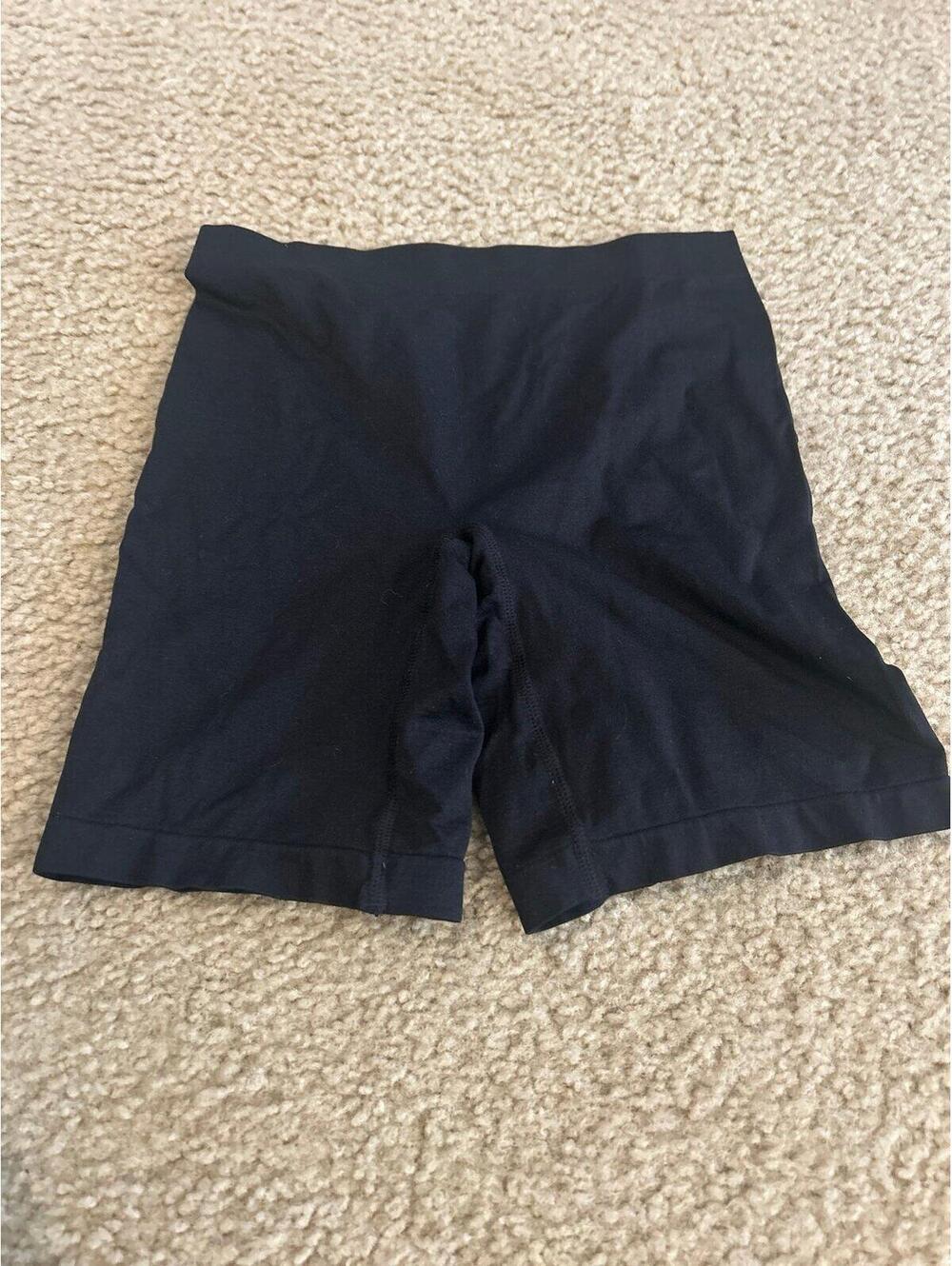 D32 undear garment shorts stretchable high top size small cute small unused blac